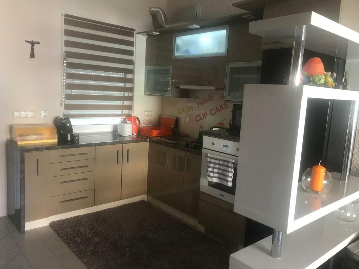 Apartman Petra 1 Vir Exterior photo